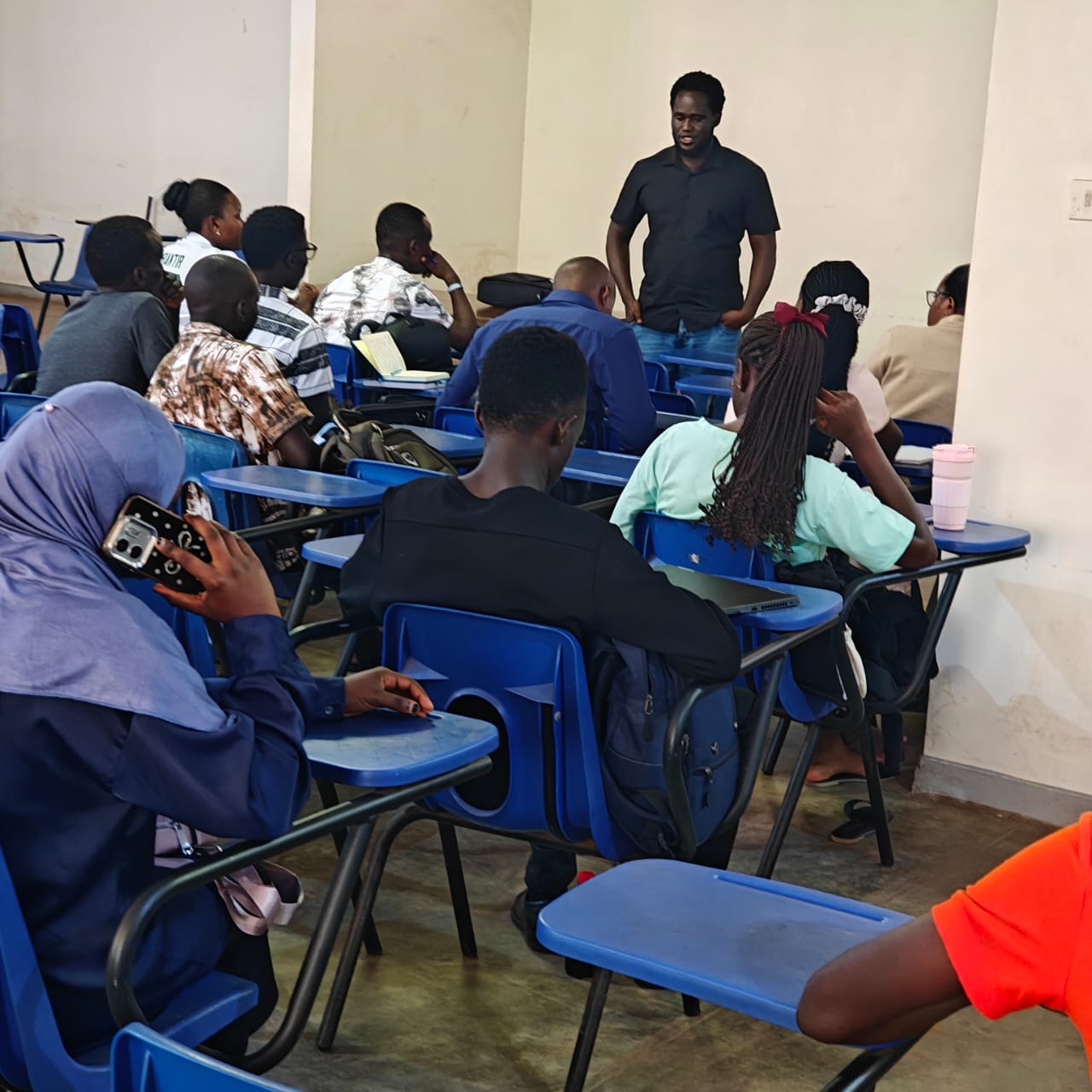 An interactive session introducing students to the foundations and opportunities of synthetic biology.