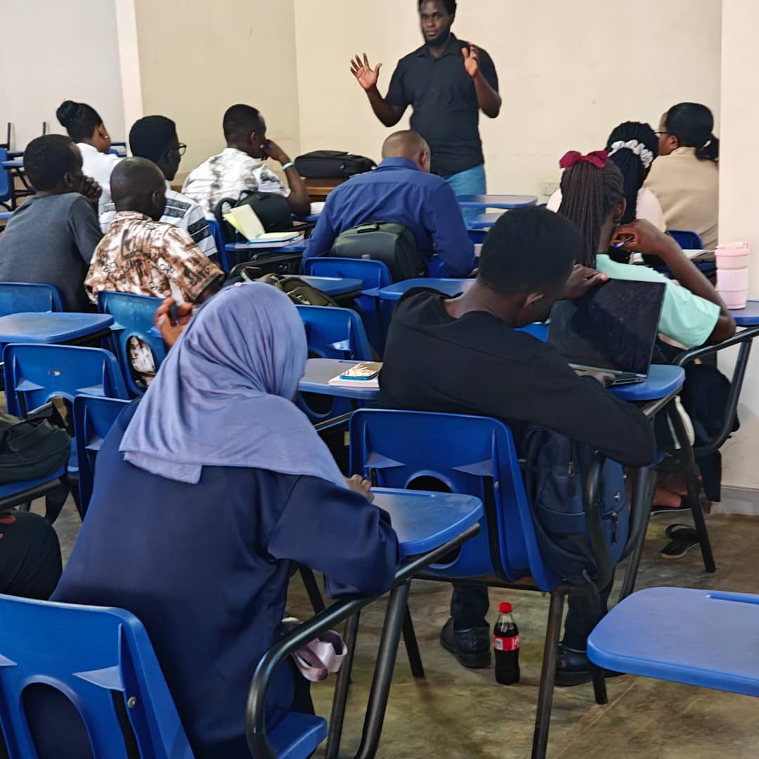 Students attending the introductory synthetic biology session.